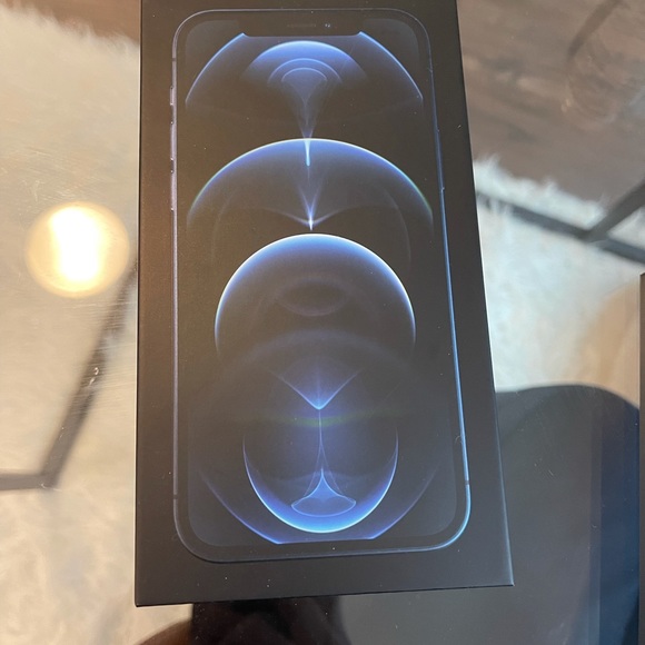 iPhone 12 Pro Blue, UNLOCKED - Picture 7 of 9